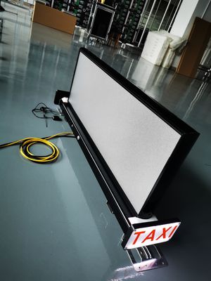 Het hoge LEIDENE van de het Dak Hoogste Taxi van de Helderheidsauto Vertoningsscherm de Openlucht Volledige Kleur 3G 4G van het Reclameteken P2.5 P3 P4.81 P5