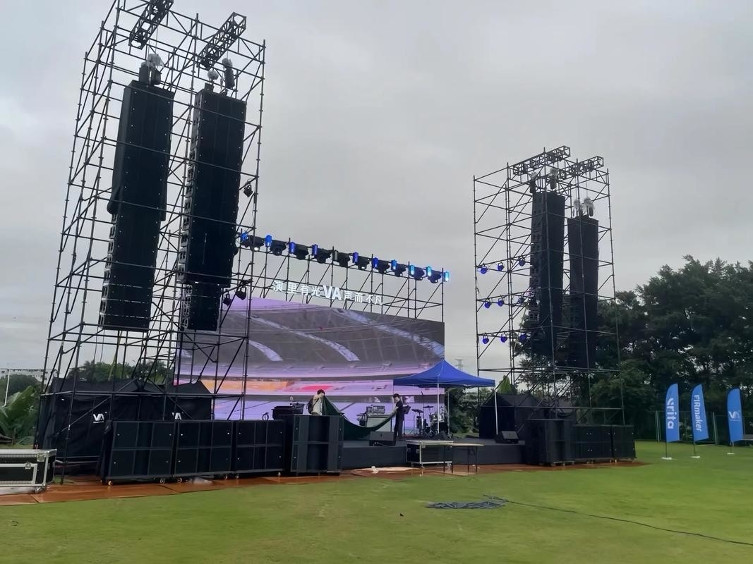 Naadloos splitsen 3.91mm Pixel Pitch Outdoor LED-scherm voor verhuur van schermen 560g